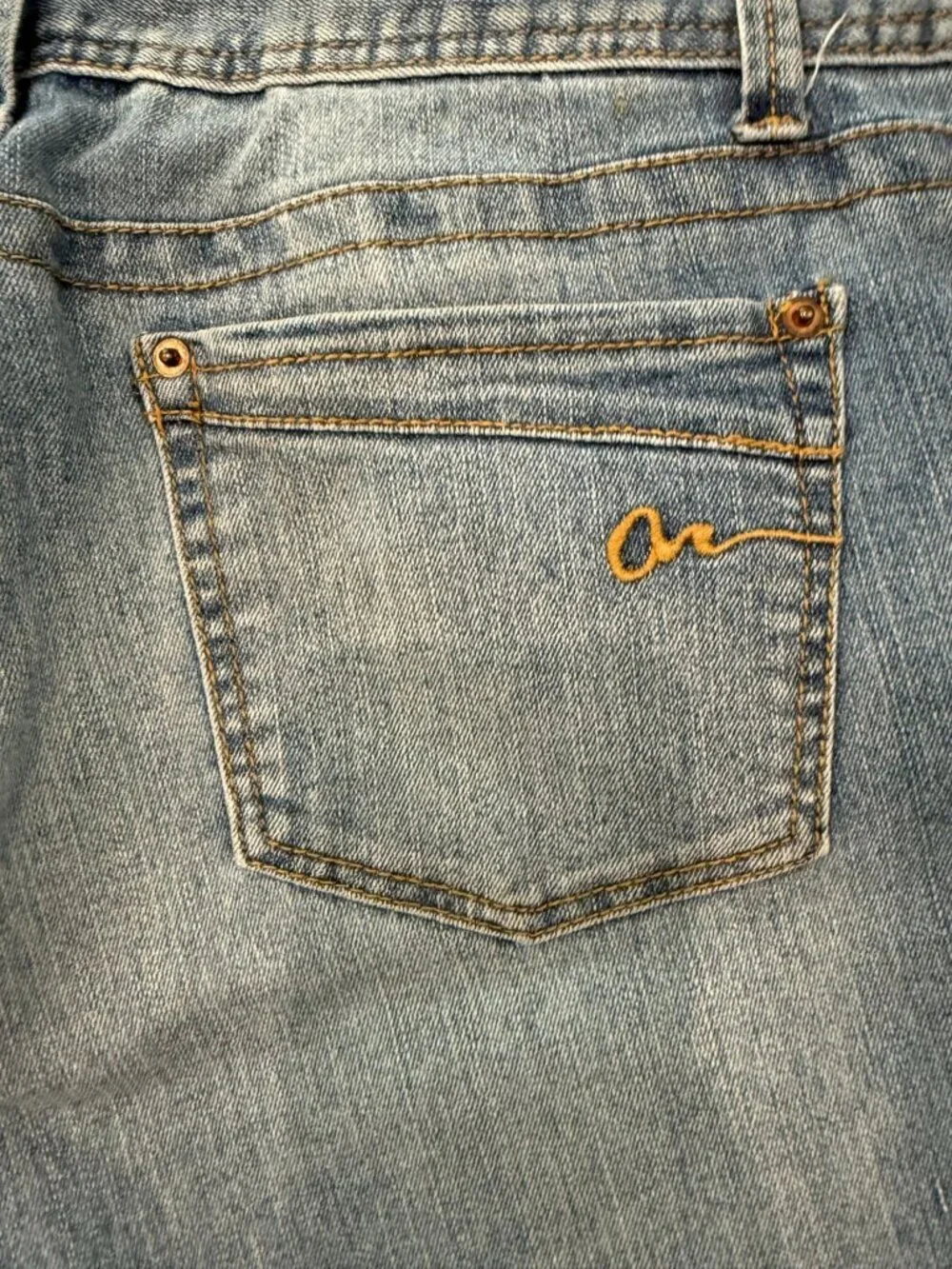 American Rag Capri Jeans | Medium Wash Blue | Size 9